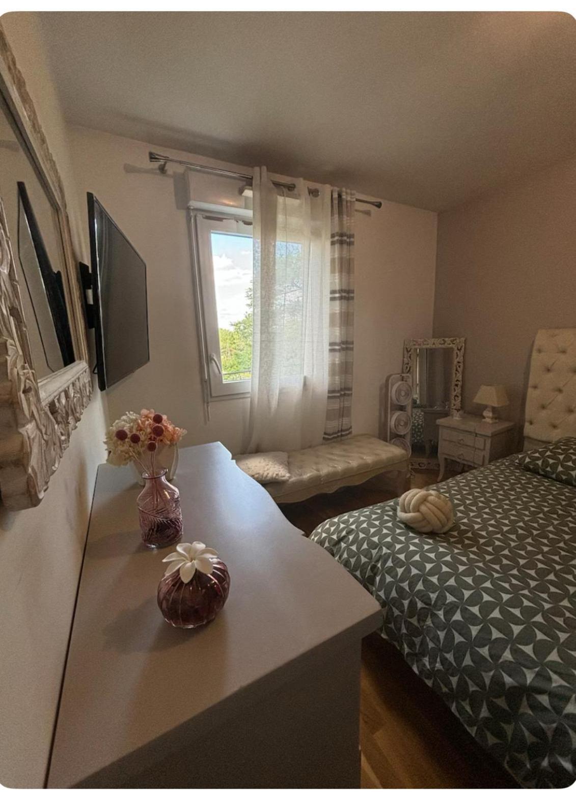 Logement A Cote De L'Aeroport Orly Athis-Mons Kültér fotó